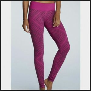 [Fabletics] NWT salar raspberry leggings sz XS/4